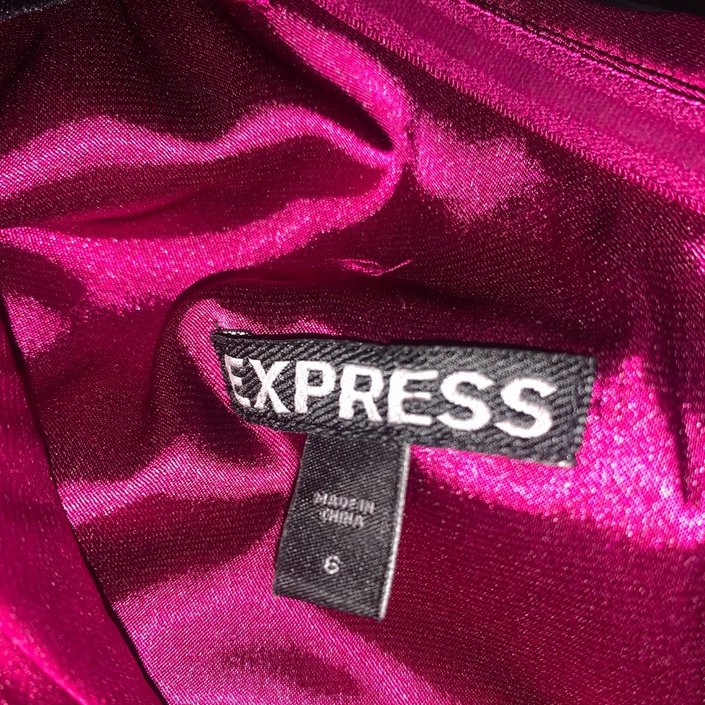 Express dress - Picture 4 of 4